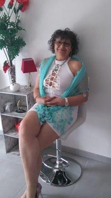 SI Souriante