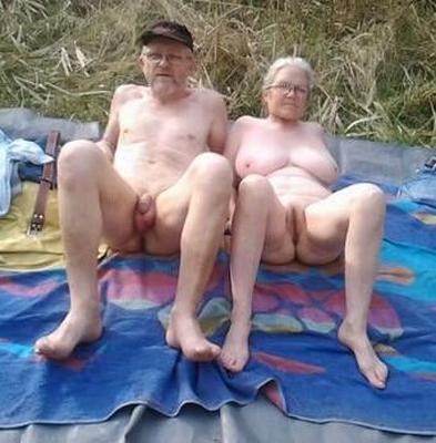 Vieux pary Naturiste