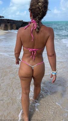 Mature bikini Gallery 