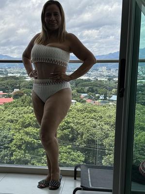LATINA MILF AIDA