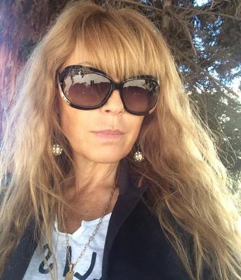 Mature + granny sunglasses 