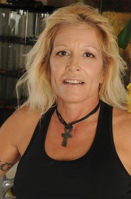 Nichts als Milfs. 
