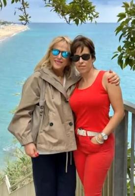 Pilar Arias e Isabel Nude Outdoor