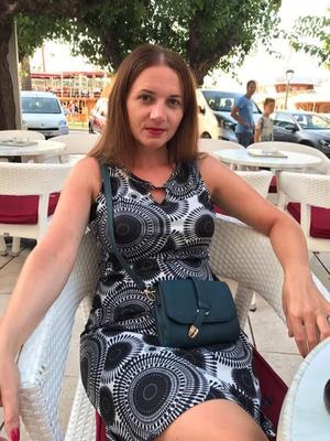 Горячие женщины в платьях (не обнаженные)