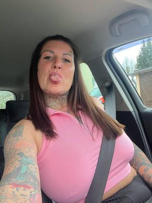 Roxanne Big Butt Big Tits tätowierte geile milf gemischte heiße Aufnahmen