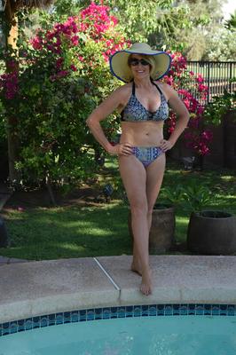 Gilf Blonde Blogger