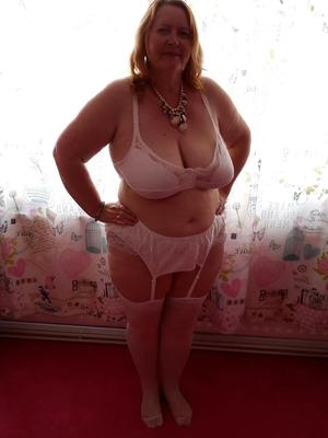 BBW britânico maduro Debby