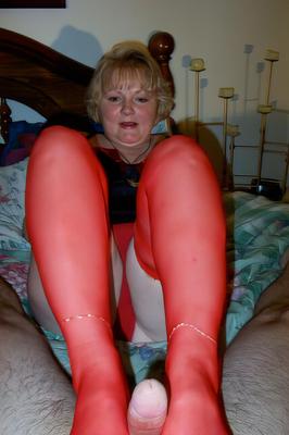 Maman à Red Hose Footjob (POV)