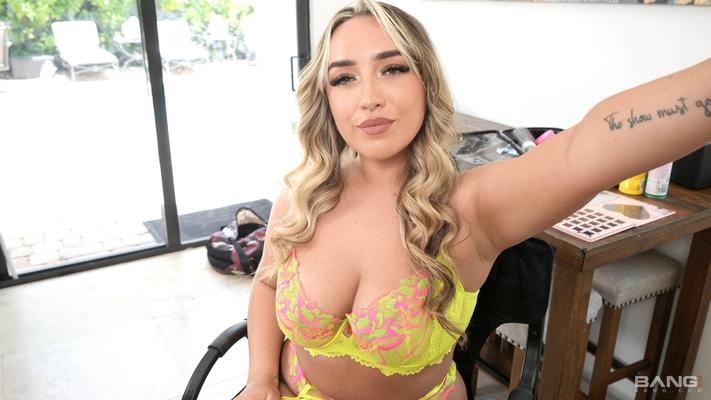 Quincy yo Gets Her Bubble Butt Fucked And Creampied