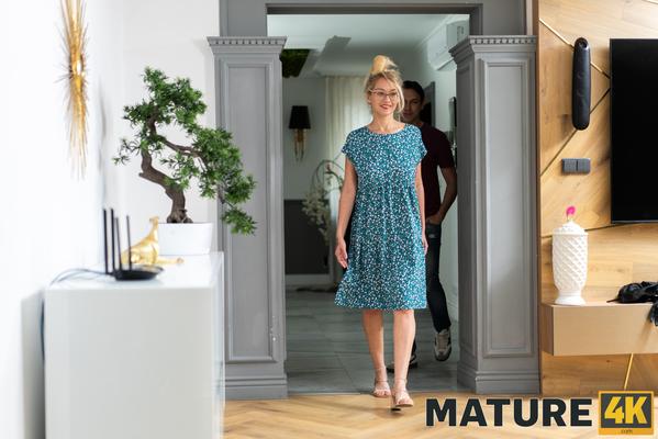 MatureK Larissa Leite The Neighbor Makeover x x 