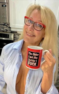 Cougars Milf's ()
