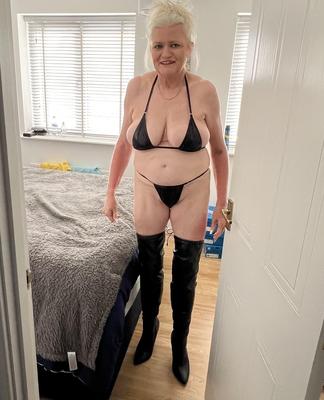 Reif in neuen Bikini