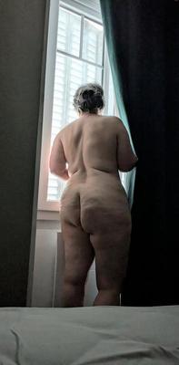 artistic Sophie piggy/ Nu artistique de truie Sophie 