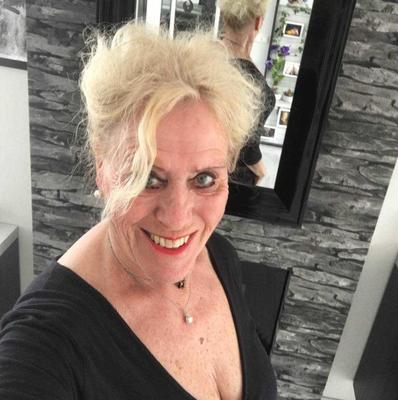 Heike die Ehesau bockt dagegen Caps zum wichsen
