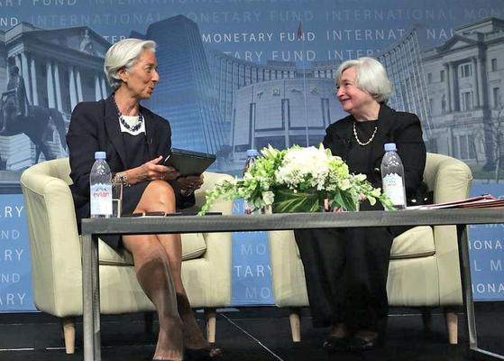 Christine Lagarde feet 
