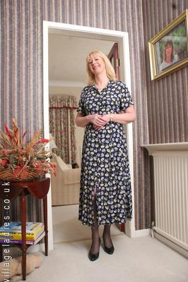 Dilys raunchy in a doorway