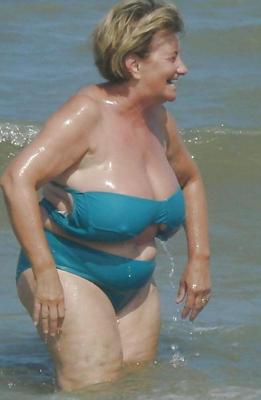 Gilf bikini babes