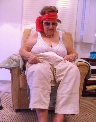 Beryl une vieille grand-mère je me branle