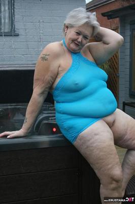 MILF Paradise: Too Old For Sex? I've Never Been Hornier!