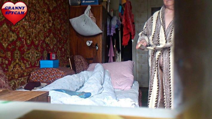 GRANNY SPYCAM 