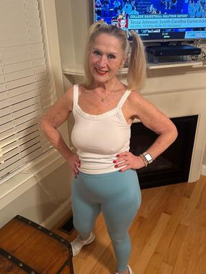Incredible GILF