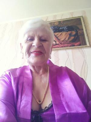 Help. Im addicted to granny cleavage.
