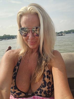 Hot Moms #