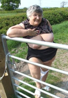 Mamie Grosse Truie Se Ballade En Campagne