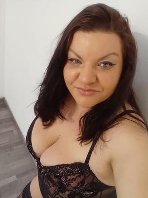  	 Oana a ugly MILF from Romania P.