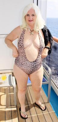 Abuelas bikini